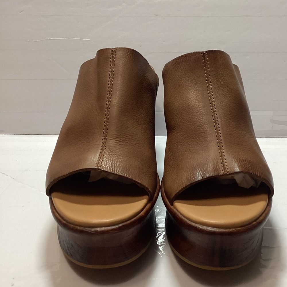 Kork-Ease Cassia block heel platform sandals in brown leather.